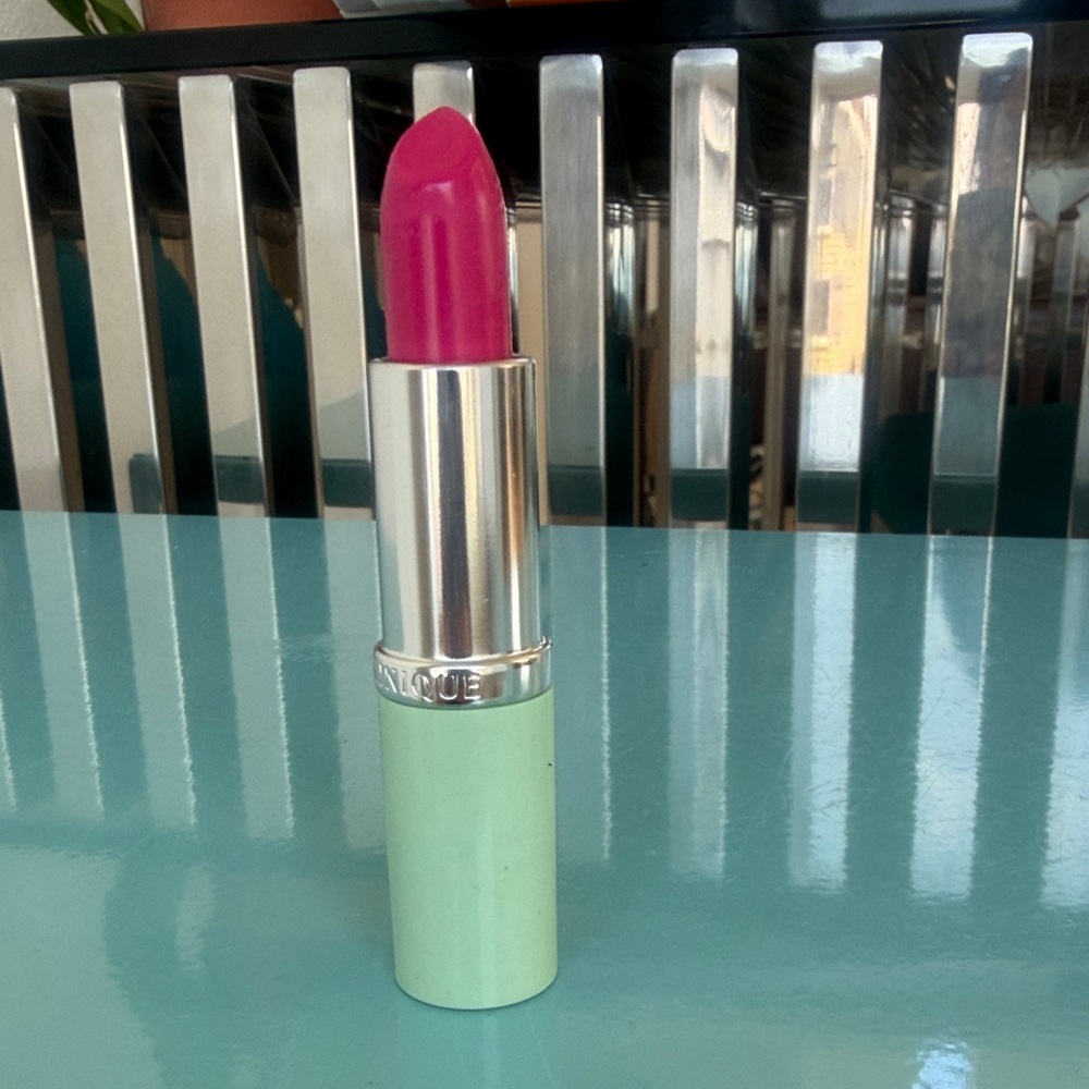 Clinique Bold Magenta Matte Lipstick
